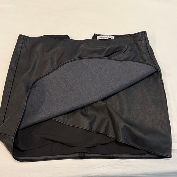 Abercrombie & Fitch Black Faux Leather Mini Skirt with Wrap Hem - Picture 5 of 7
